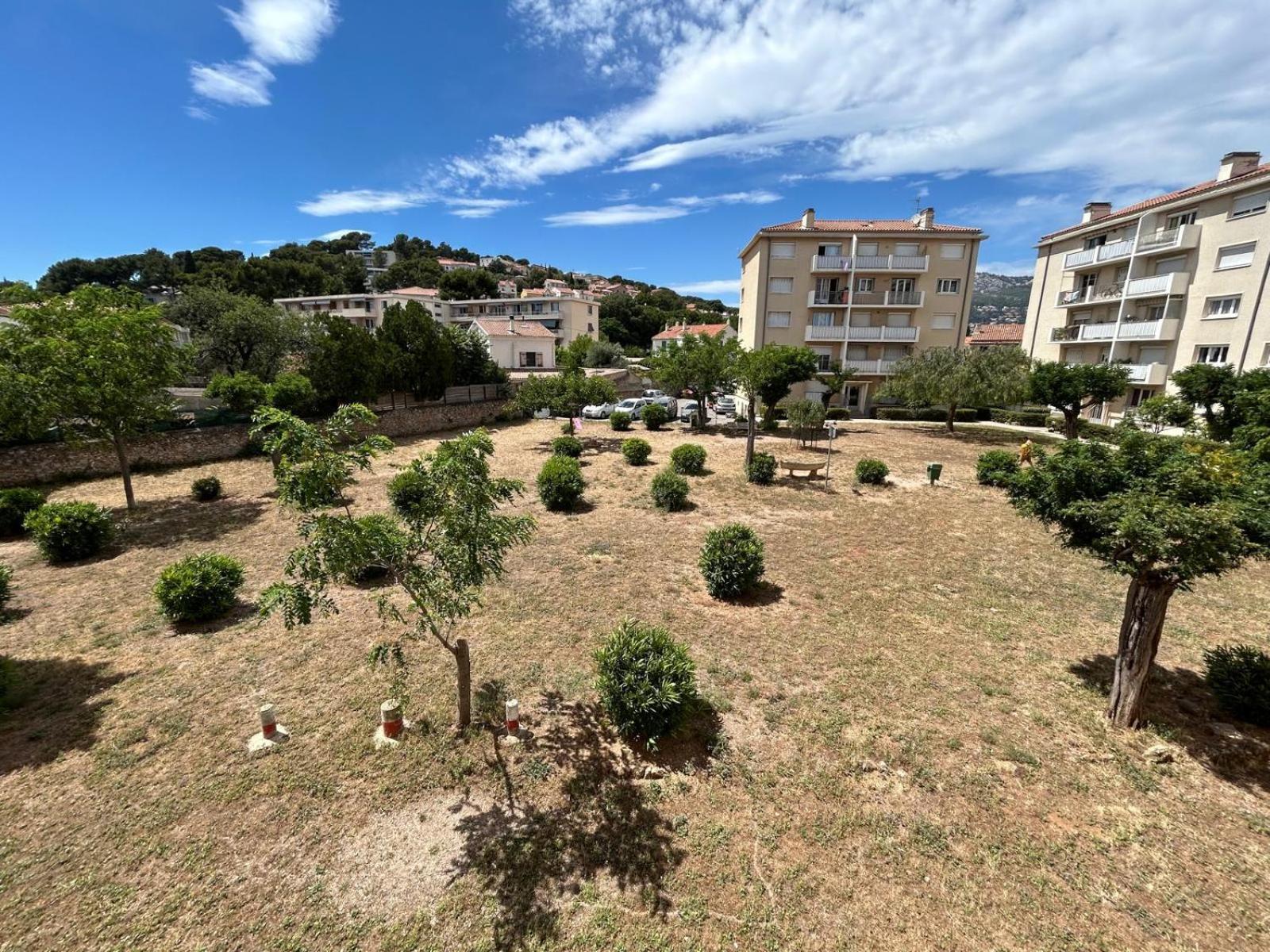 T4 Lumineux Et Spacieux, Parking Et Parc Prive Toulon Exterior photo