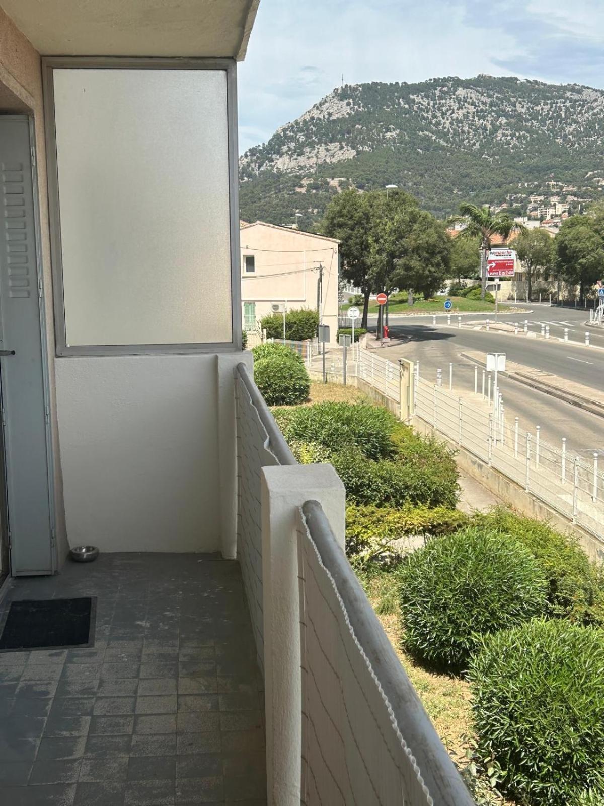 T4 Lumineux Et Spacieux, Parking Et Parc Prive Toulon Exterior photo