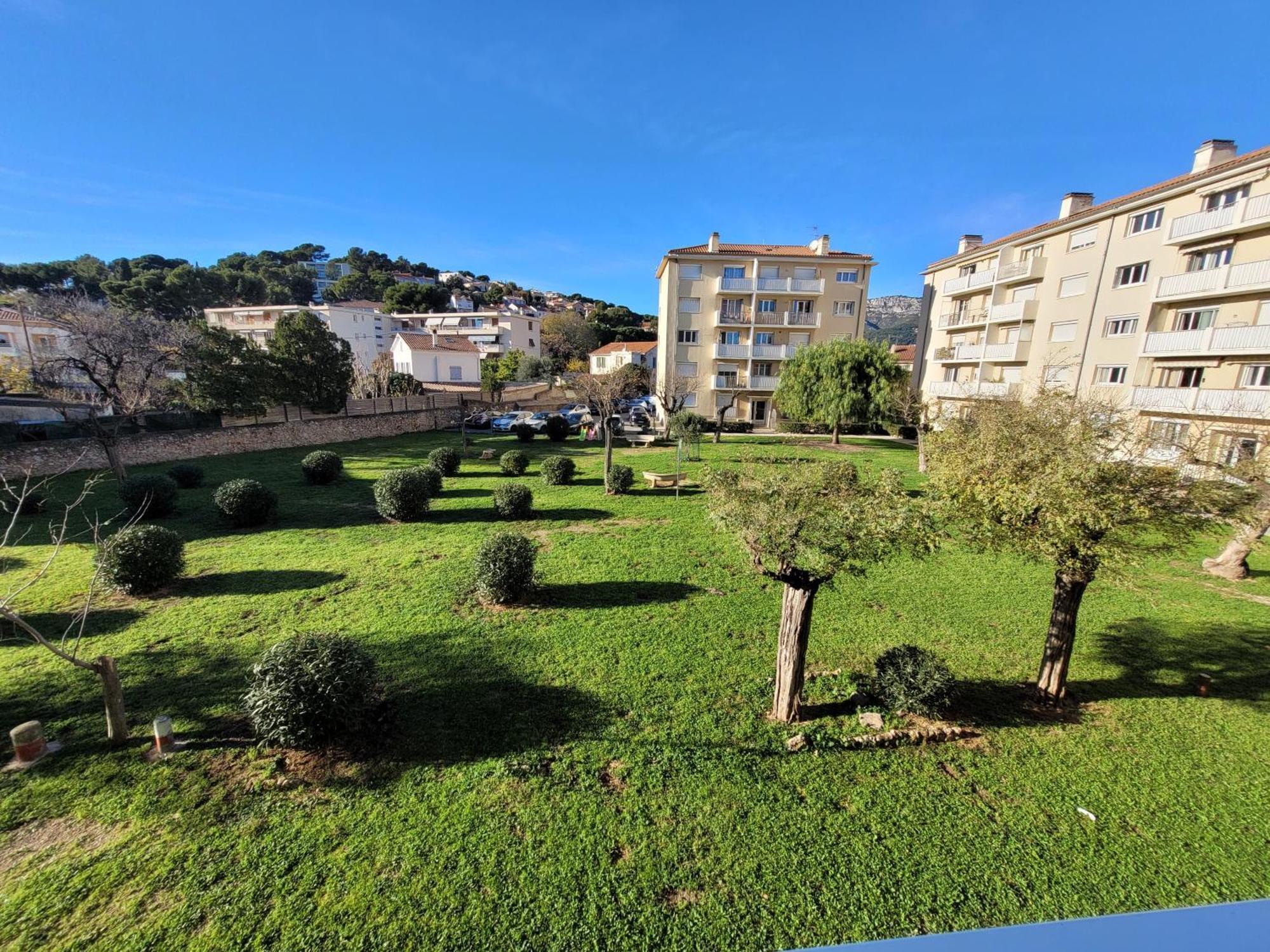 T4 Lumineux Et Spacieux, Parking Et Parc Prive Toulon Exterior photo